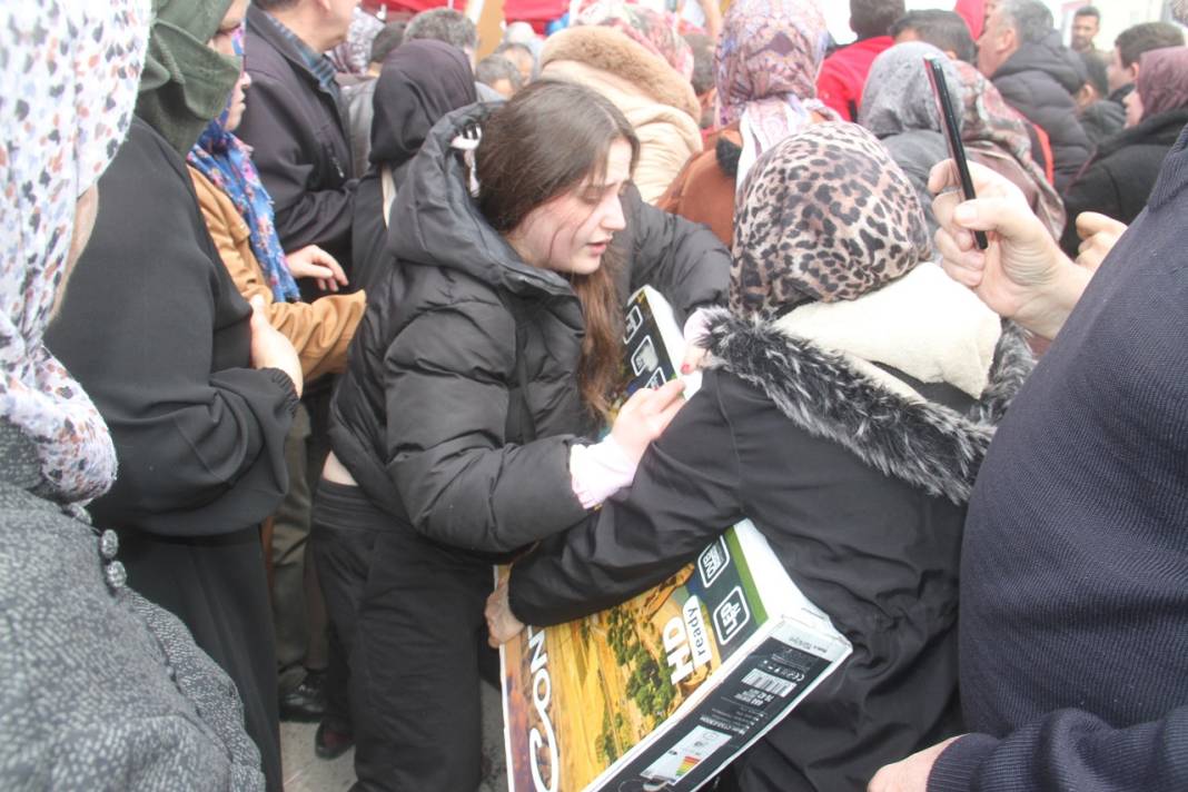 Konya'da ucuz televizyon izdihamı! İşte düştüğü fiyat 5